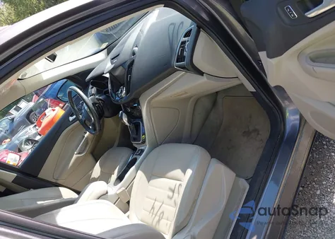 2013 Ford Escape Sel z USA, uszkodzony, nr VIN 1FMCU0H93DUD66694